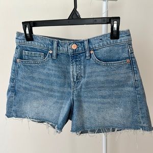 Banana Republic shorts they fit amazing. They look new.